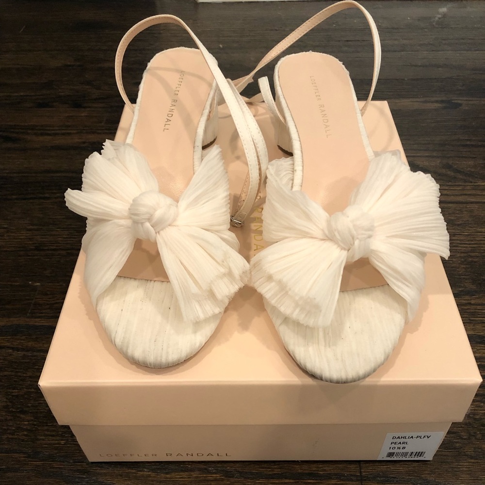 Loeffler Randall Dahlia Pearl Bow Pleated Heel size 10.5